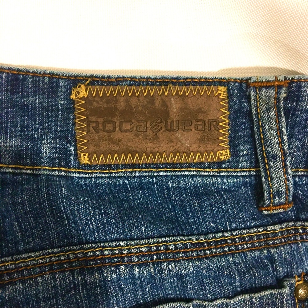 Stylish ROCA WEAR JEANS - Picture 2 of 7